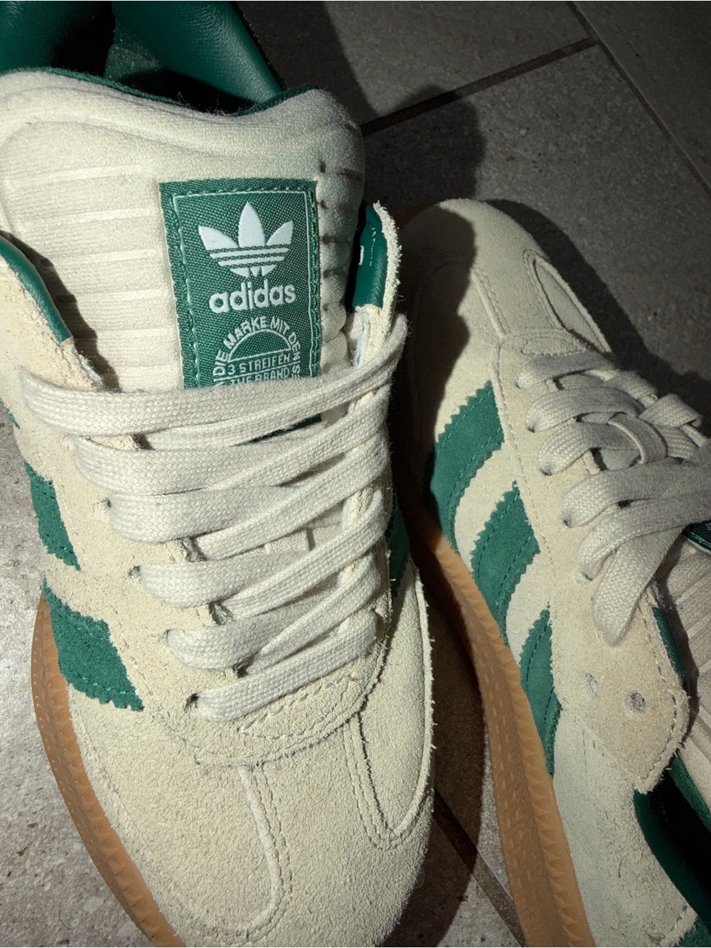 adidas Samba Low Top Suede Sneakers Beige/Green Gum Rubber Sole JQ9886 - Picture 6 of 9